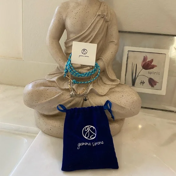 BNWT charm bracelet - Picture 3 of 4